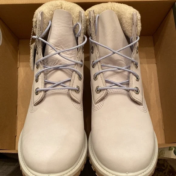 New in Box Women’s Timberland Premium 6-Inch Waterproof Boots - Picture 6 of 8